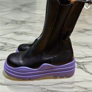 Black and Purple Chelsea Boots - Size 40/10